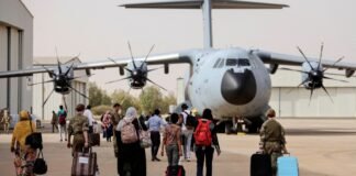 تواصل عمليات إجلاء الأجانب من السودان